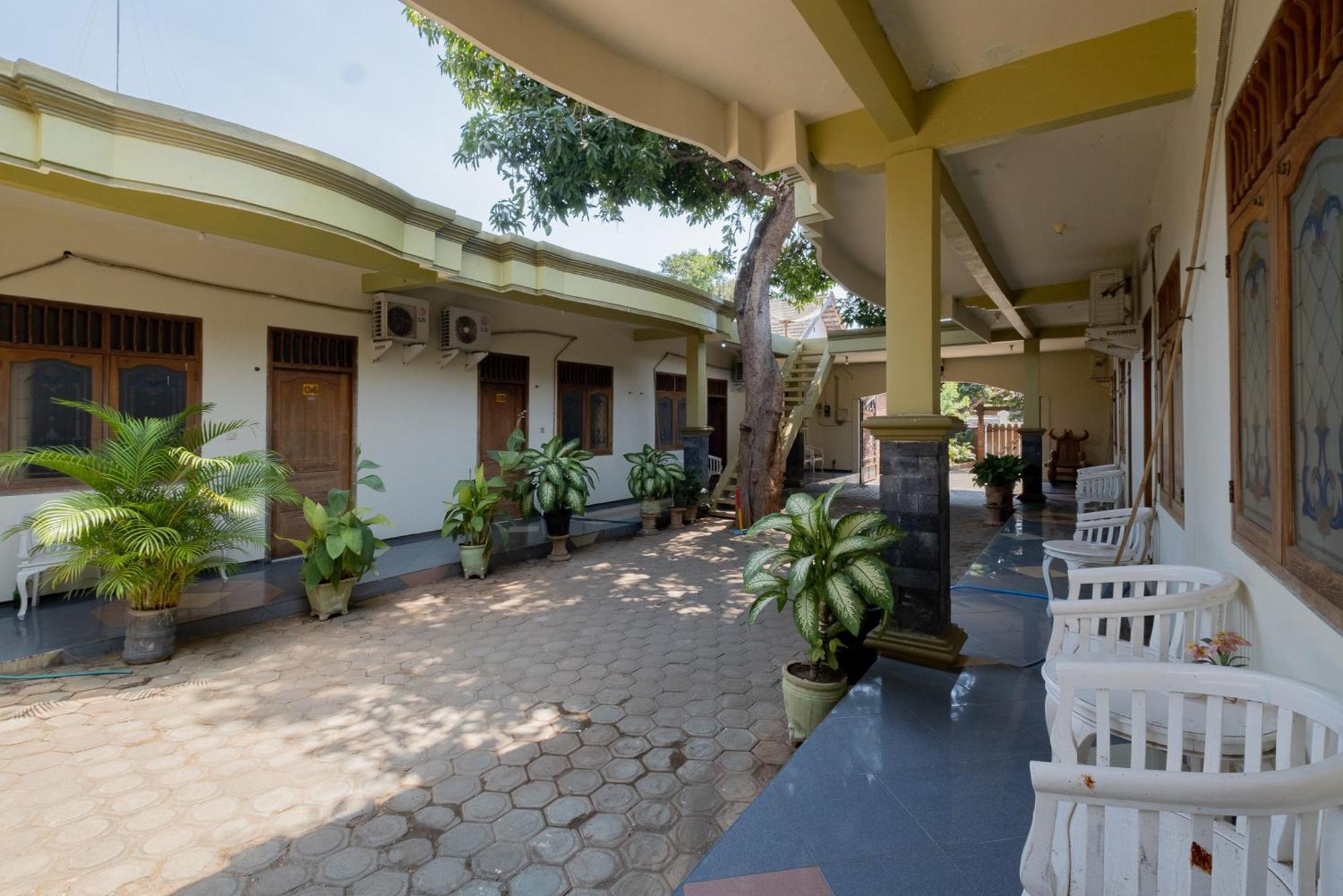 Reddoorz Syariah At Jalan Sunan Giri Tuban Tuban  Exterior photo
