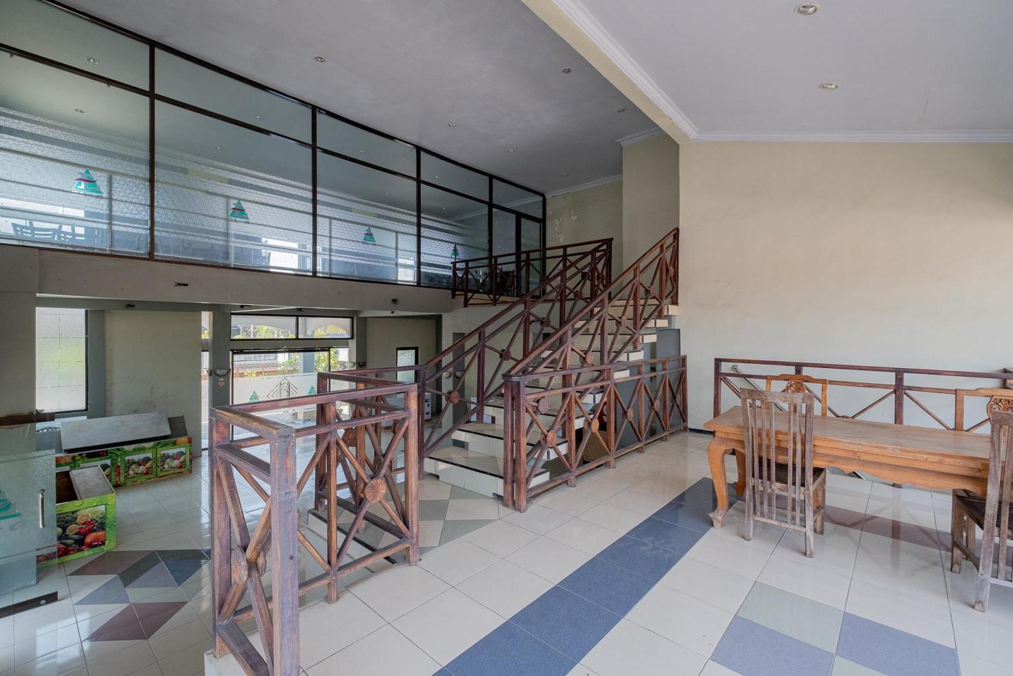 Reddoorz Syariah At Jalan Sunan Giri Tuban Tuban  Exterior photo
